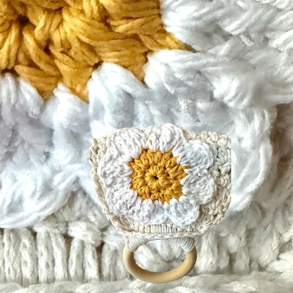 Handmade Crochet Daisy Flower Towel Holder – Yellow Floral Tea Towel Set - Picture 7 of 9